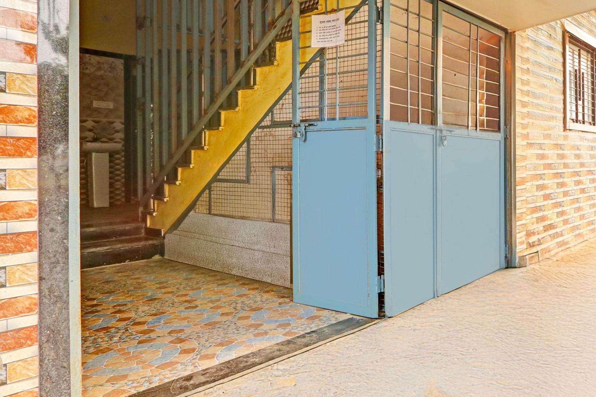 Hotel O Pankaj Hotel & Lodge Gangapur  エクステリア 写真