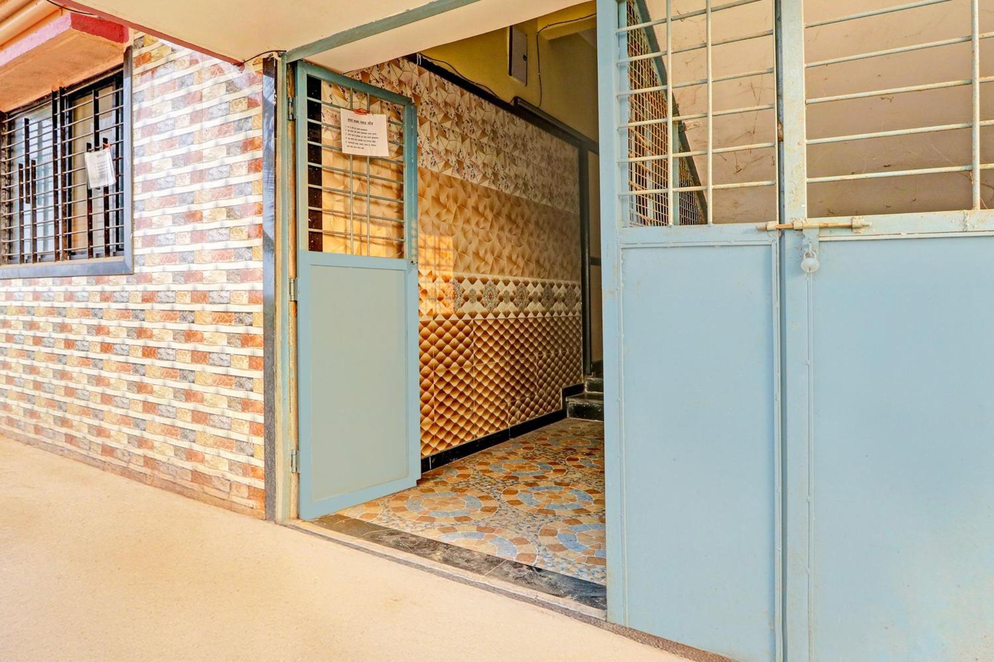 Hotel O Pankaj Hotel & Lodge Gangapur  エクステリア 写真