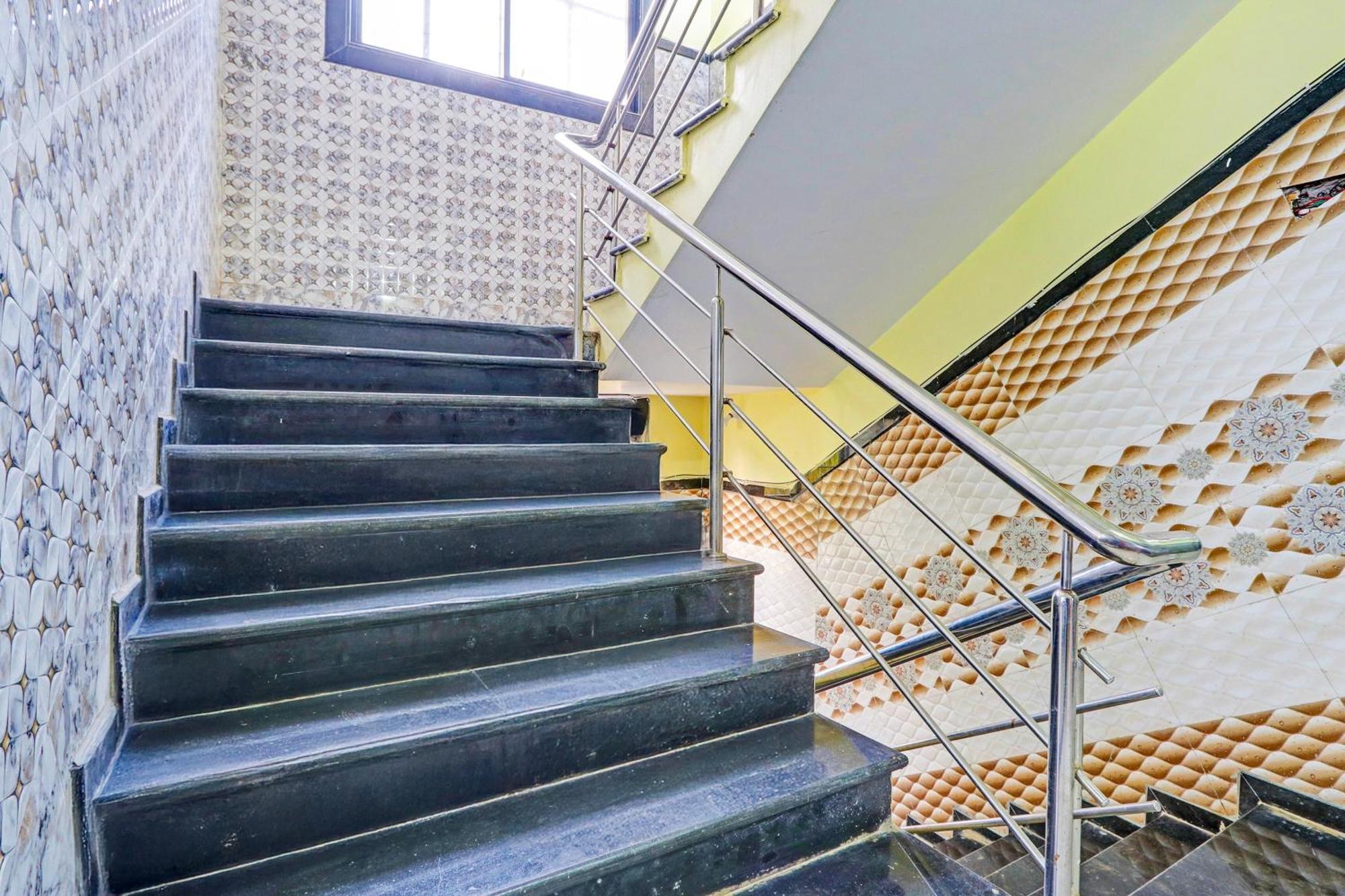 Hotel O Pankaj Hotel & Lodge Gangapur  エクステリア 写真