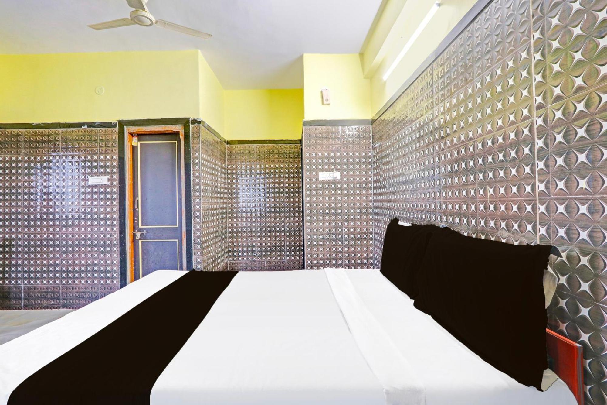 Hotel O Pankaj Hotel & Lodge Gangapur  エクステリア 写真