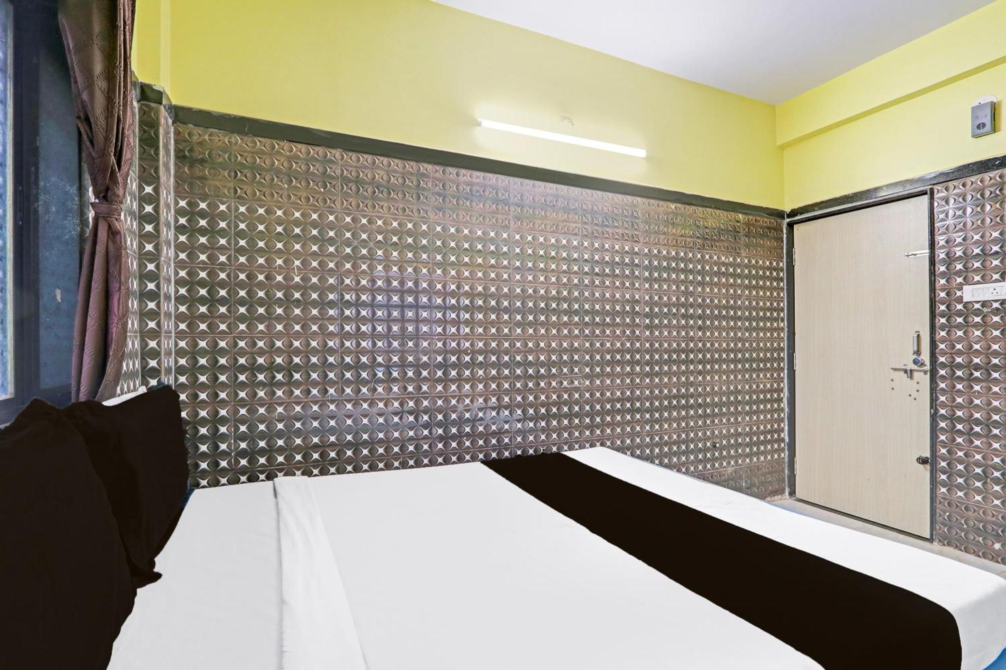 Hotel O Pankaj Hotel & Lodge Gangapur  エクステリア 写真